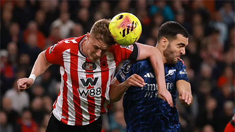 Cộng đồng mạng dậy sóng khi Arsenal mất quả 11m ở trận hòa Sunderland