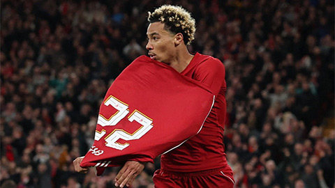 Hugo Ekitike: 'HLV Arne Slot luôn trông chừng tôi'