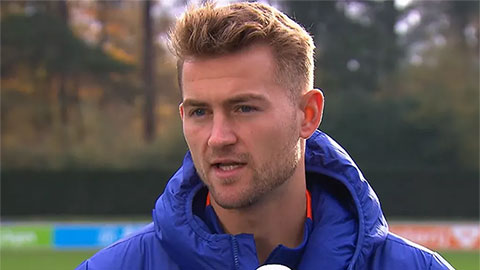 Lý do De Ligt thăng hoa ở MU